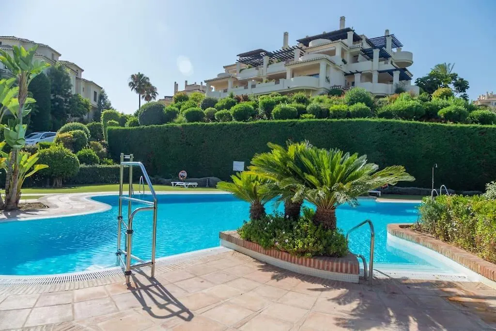 Luxurious 2 Bedroom Apartment With Spa Facilities Benahavis