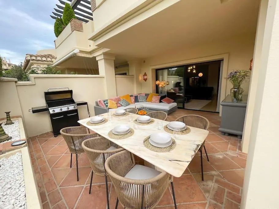 Luxurious 2 Bedroom Apartment With Spa Facilities Benahavis